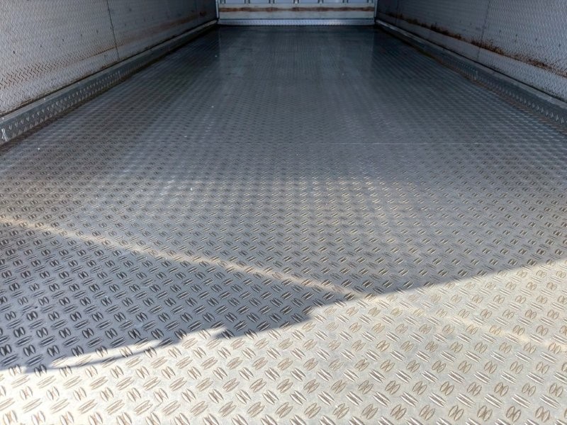 増々トン　ワイド　格納ゲート付冷凍バン