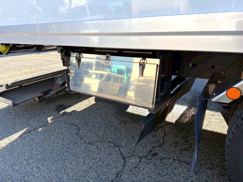 増々トン　ワイド　格納ゲート付冷凍バン