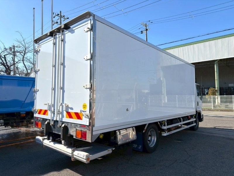 増々トン　ワイド　格納ゲート付冷凍バン