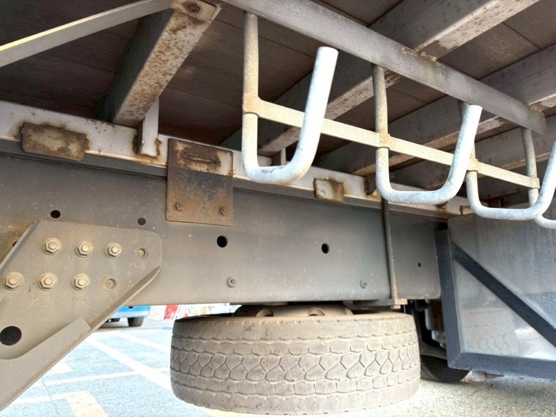 25t仕様　4軸低床　アルミ平