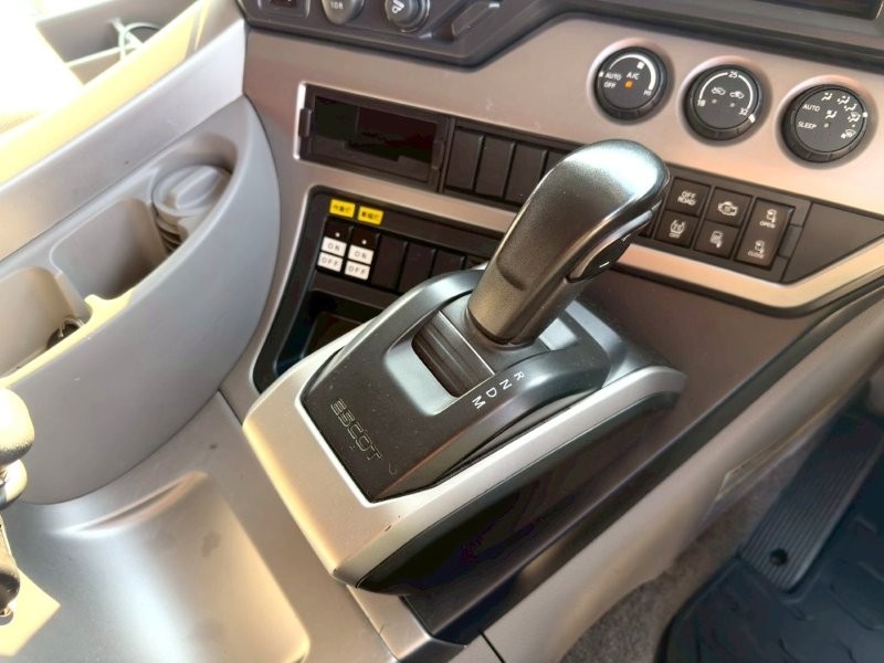 25t仕様　4軸低床　アルミブロック平ボデー