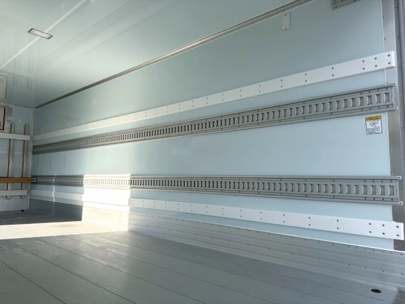 ４t　ワイド　格納ゲート付　冷凍バン