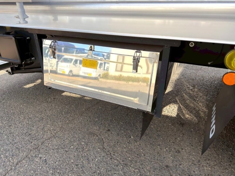 ４t　ワイド　格納ゲート付　冷凍バン