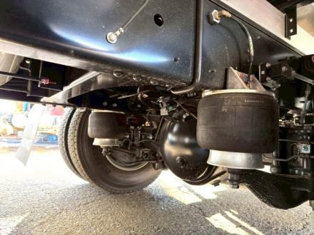 ４t　ワイド　格納ゲート付　冷凍バン