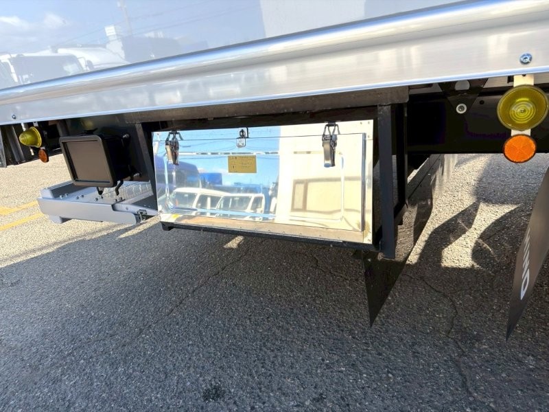 ４t　ワイド　格納ゲート付　冷凍バン