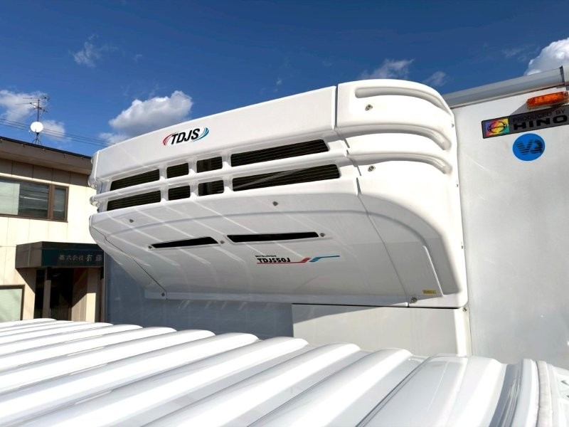 ４t　ワイド　格納ゲート付　冷凍バン