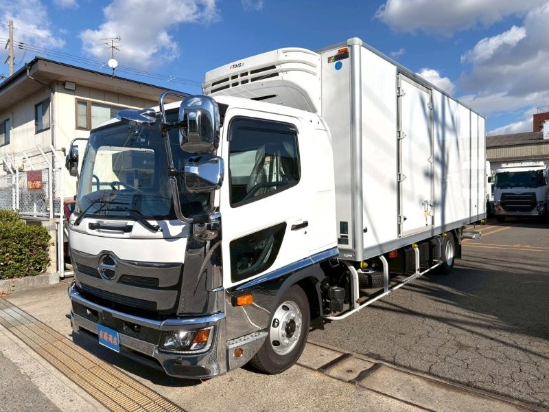 ４t　ワイド　格納ゲート付　冷凍バン
