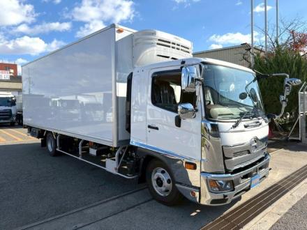 ４t　ワイド　格納ゲート付　冷凍バン