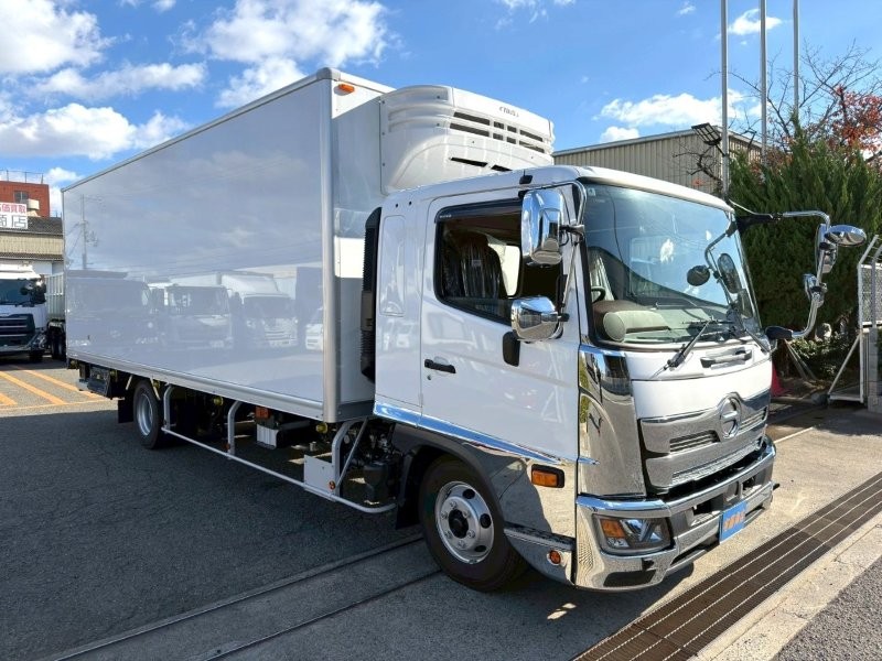 ４t　ワイド　格納ゲート付　冷凍バン