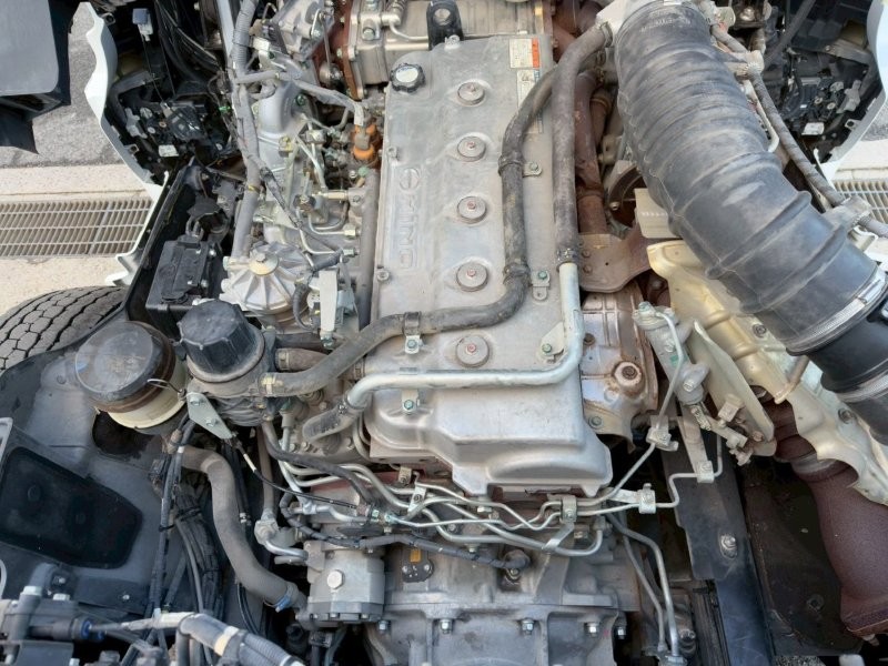 ２５t仕様　３軸高床　クレーン付アルミ平ボデー