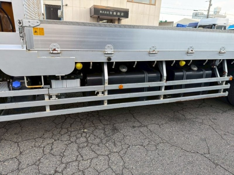 ２５t仕様　３軸高床　クレーン付アルミ平ボデー