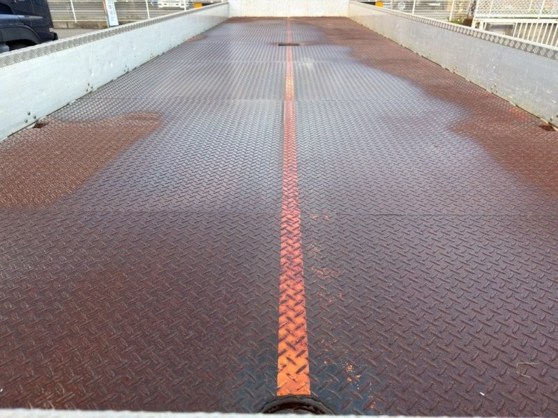 ２５t仕様　３軸高床　クレーン付アルミ平ボデー