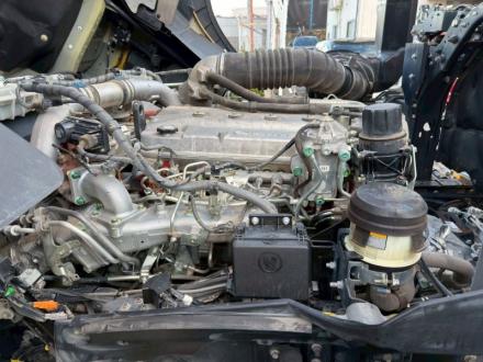 ２５t仕様　３軸高床　クレーン付アルミ平ボデー