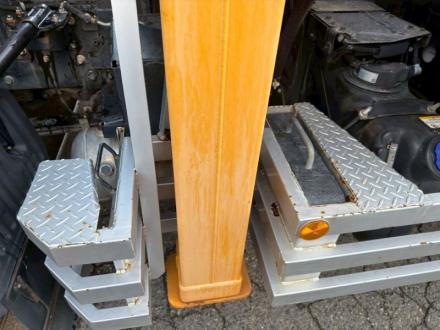 ２５t仕様　３軸高床　クレーン付アルミ平ボデー