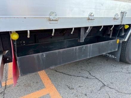 ２５t仕様　３軸高床　クレーン付アルミ平ボデー