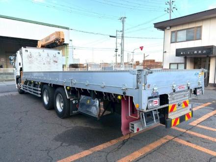 ２５t仕様　３軸高床　クレーン付アルミ平ボデー