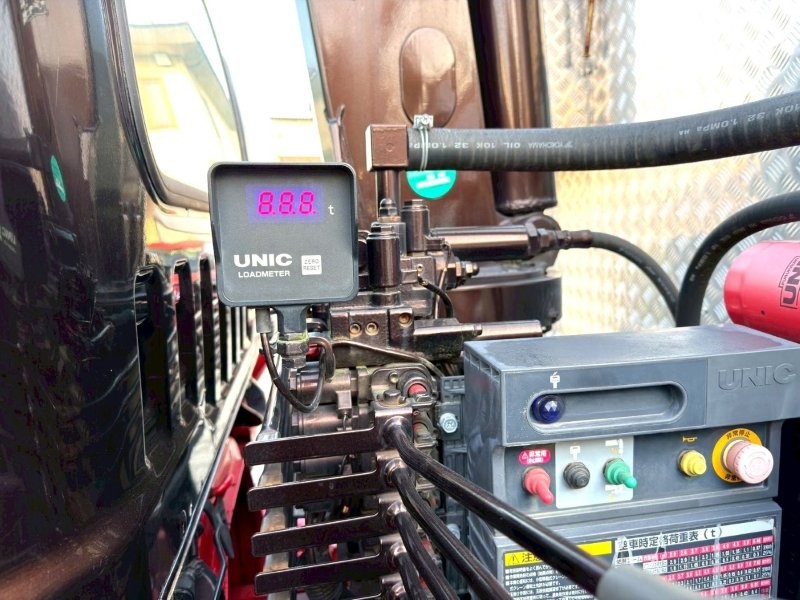 増トン　クレーン付アルミ平ボデー