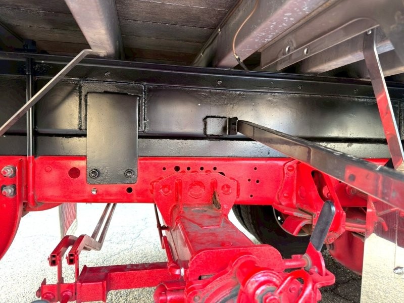 増トン　クレーン付アルミ平ボデー