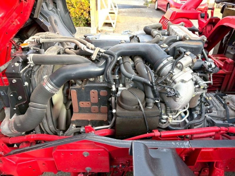 増トン　クレーン付アルミ平ボデー