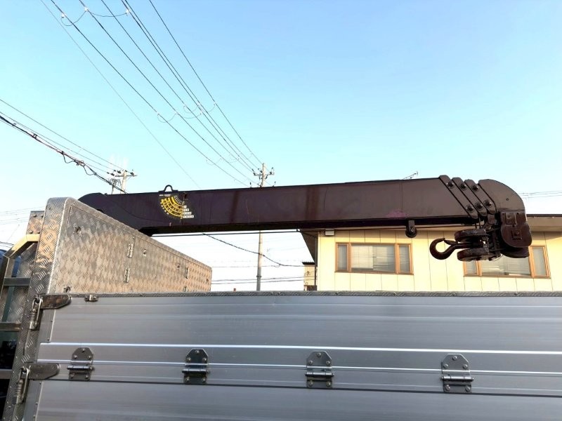 増トン　クレーン付アルミ平ボデー