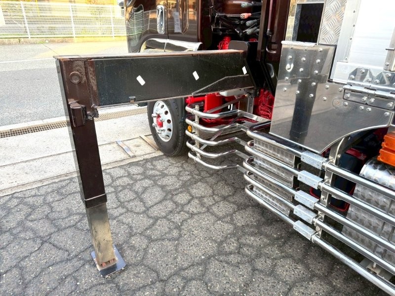 増トン　クレーン付アルミ平ボデー