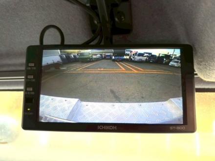 増トン　クレーン付アルミ平ボデー