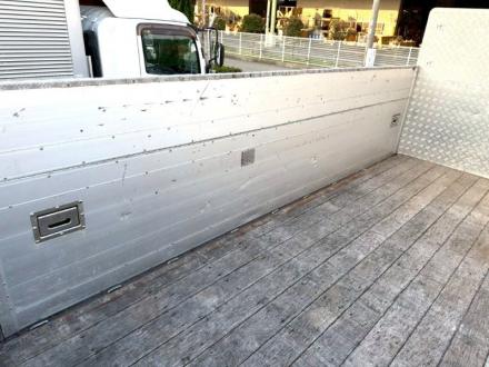 増トン　クレーン付アルミ平ボデー