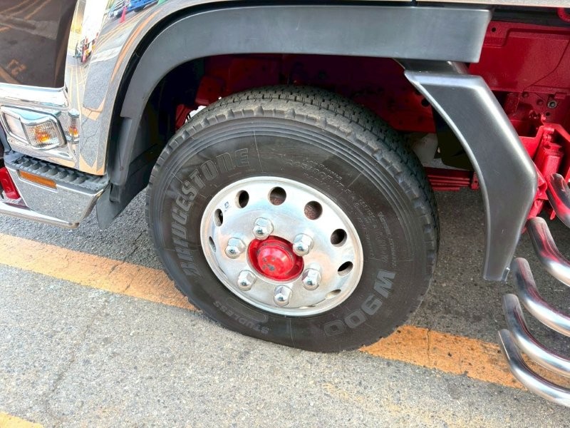 増トン　クレーン付アルミ平ボデー