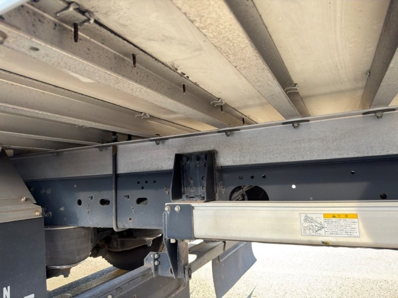 増トン　ワイド　格納ゲート付冷凍バン