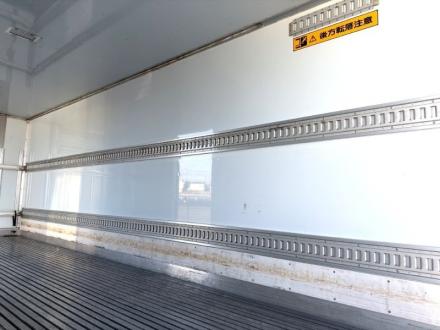 増トン　ワイド　格納ゲート付冷凍バン