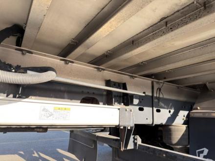 増トン　ワイド　格納ゲート付冷凍バン