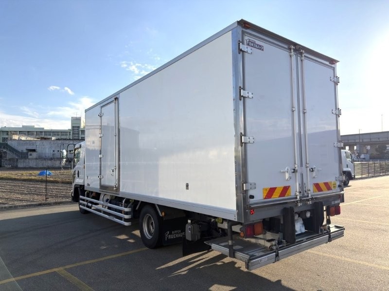 増トン　ワイド　格納ゲート付冷凍バン