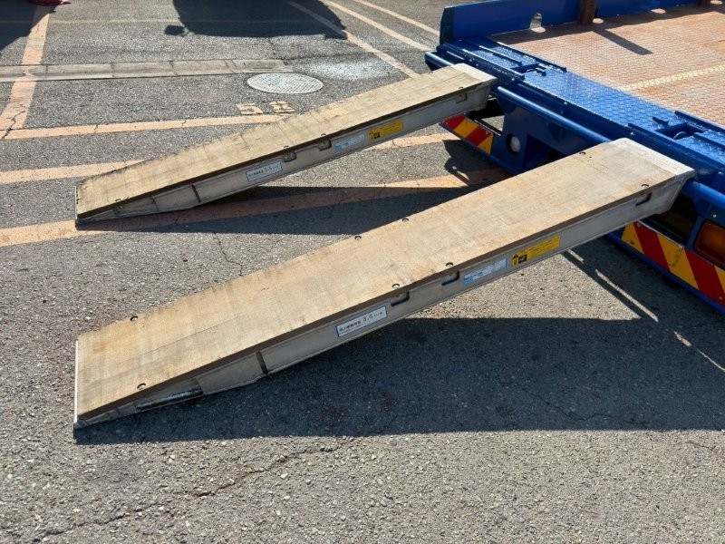 25t仕様　４軸低床　ダンプローダー