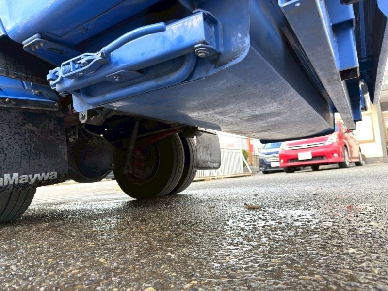 エルフ　６.８m3　プレスパッカー