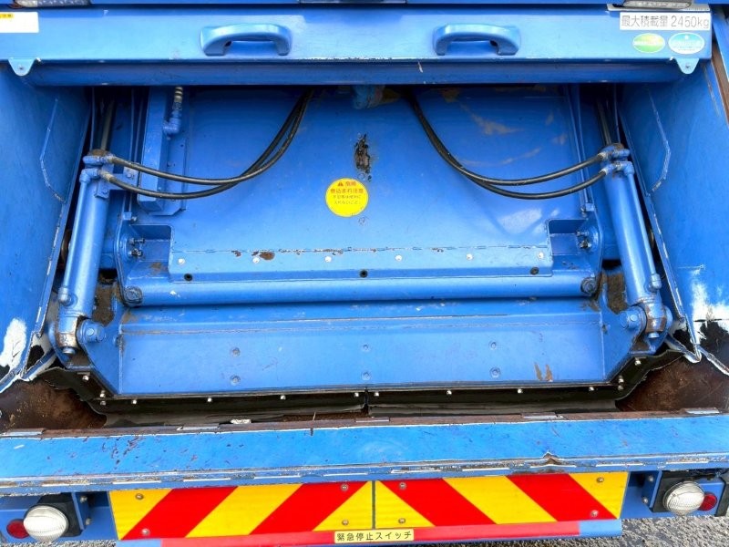 エルフ　６.８m3　プレスパッカー