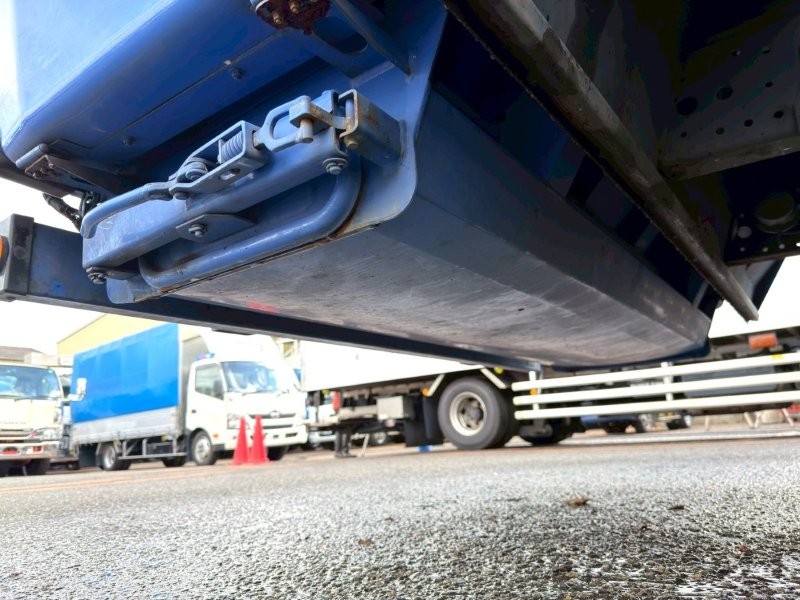 エルフ　６.８m3　プレスパッカー