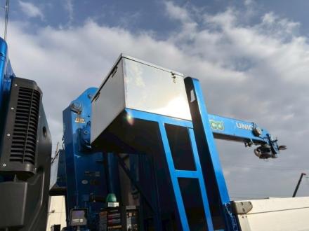 22t仕様　3軸高床　２デフ　クレーン付平ボデー