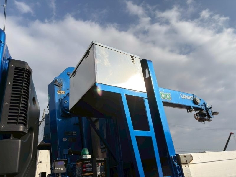 22t仕様　3軸高床　２デフ　クレーン付平ボデー