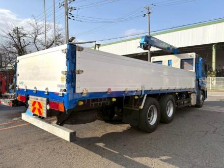 22t仕様　3軸高床　２デフ　クレーン付平ボデー