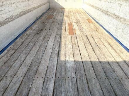 22t仕様　3軸高床　２デフ　クレーン付平ボデー