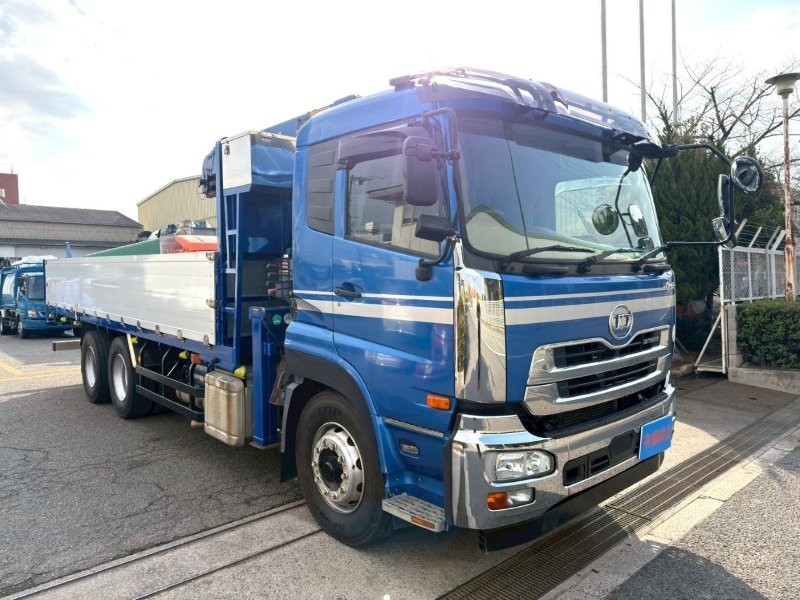 22t仕様　3軸高床　２デフ　クレーン付平ボデー