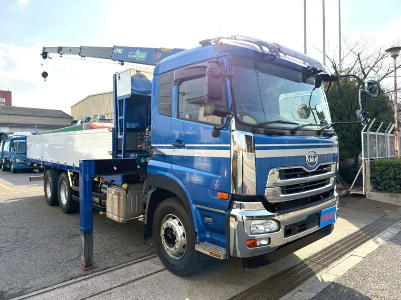 22t仕様　3軸高床　２デフ　クレーン付平ボデー