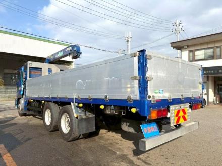 22t仕様　3軸高床　２デフ　クレーン付平ボデー