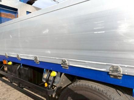 22t仕様　3軸高床　２デフ　クレーン付平ボデー