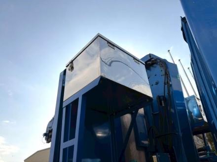 22t仕様　3軸高床　２デフ　クレーン付平ボデー