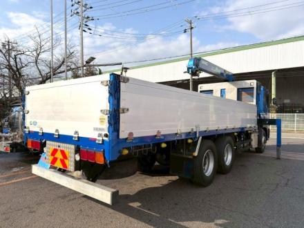 22t仕様　3軸高床　２デフ　クレーン付平ボデー