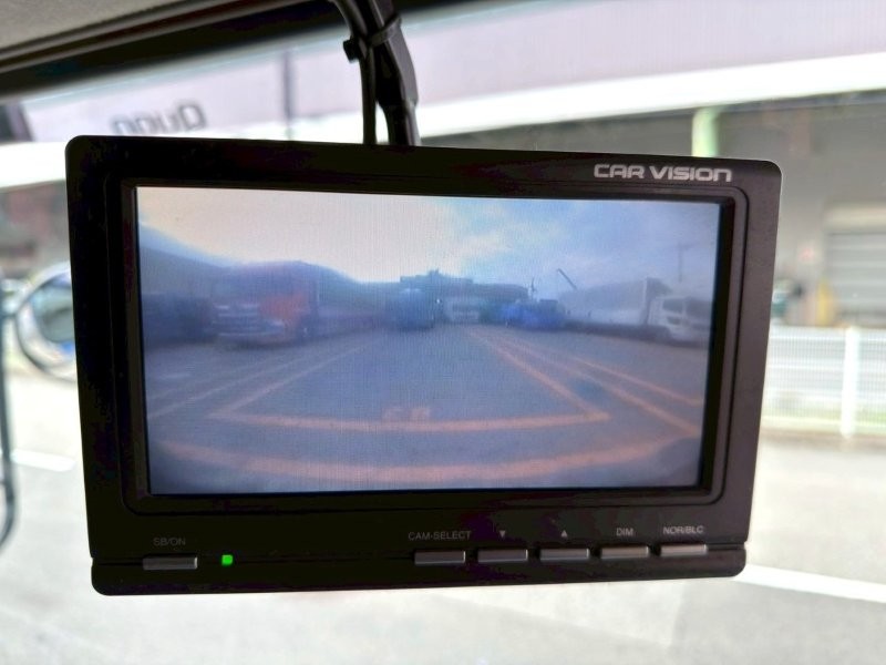 22t仕様　3軸高床　２デフ　クレーン付平ボデー