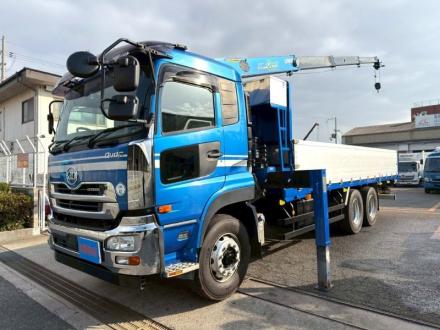 22t仕様　3軸高床　２デフ　クレーン付平ボデー