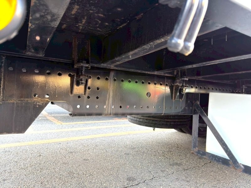 25t仕様　4軸低床　セルフクレーン　自動歩み付