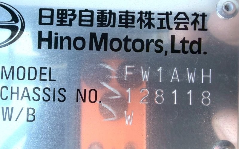 25t仕様　4軸低床　セルフクレーン　自動歩み付